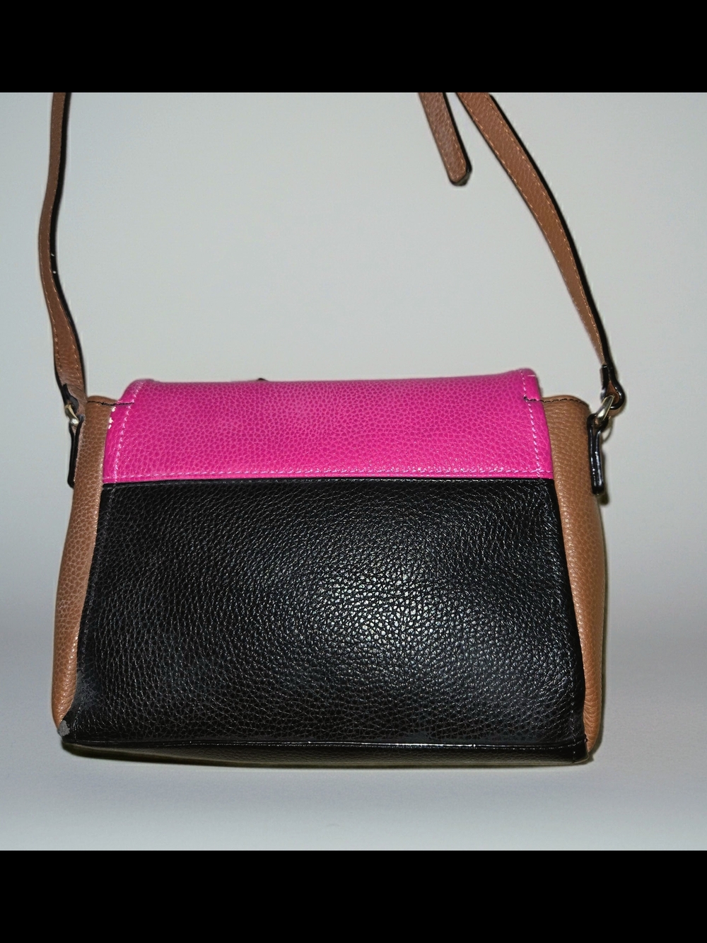 New 3- Tone Hot Pink and Black Leather Purse with Gold Hardware Shoulder Strap - Picture 4 of 8